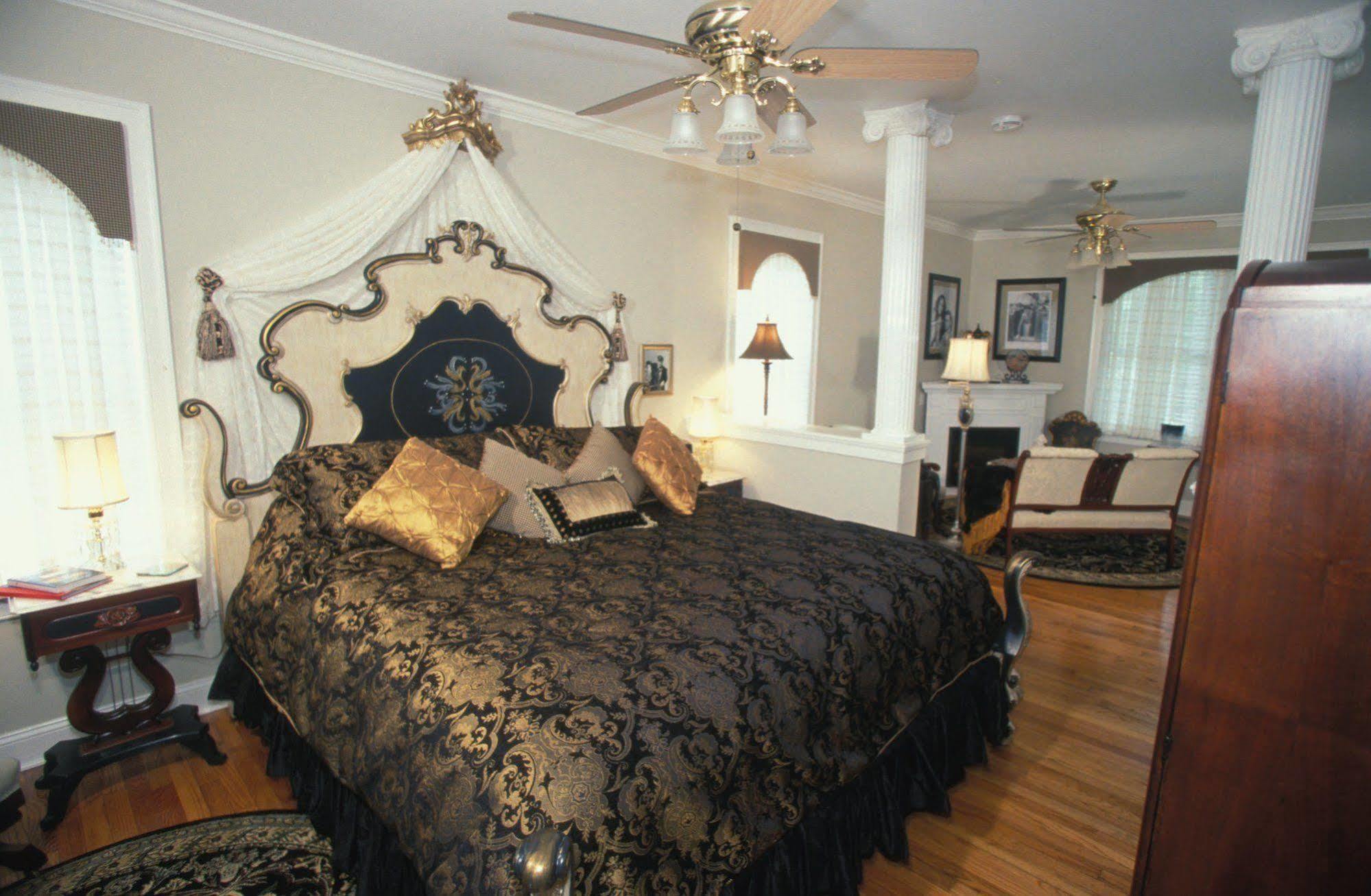 The Empress Of Little Rock Bed & Breakfast Exterior photo
